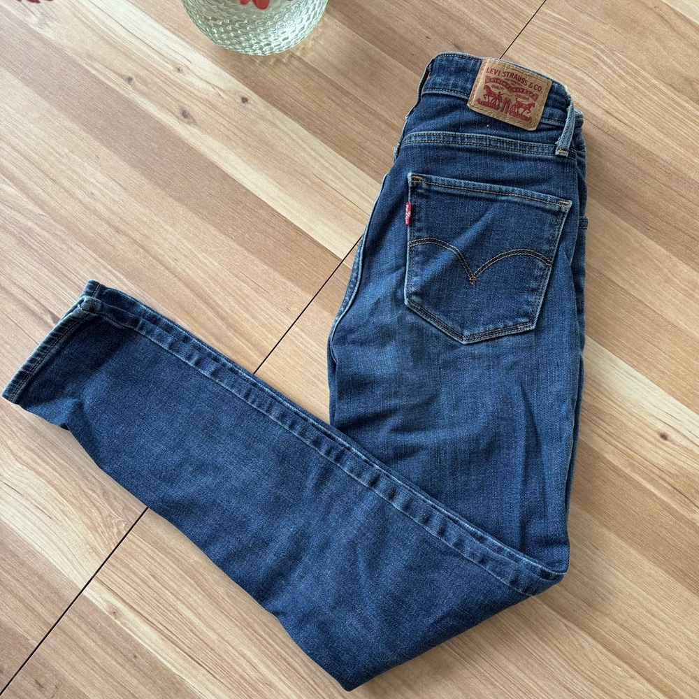 Levi’s 721 Hi-Rise Skinny Jeans